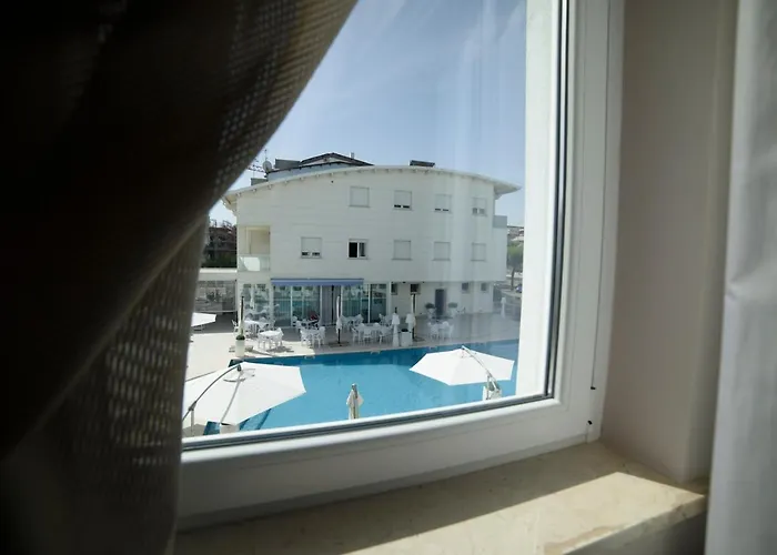 מלון דירות Vacanze Blue Bay 4*