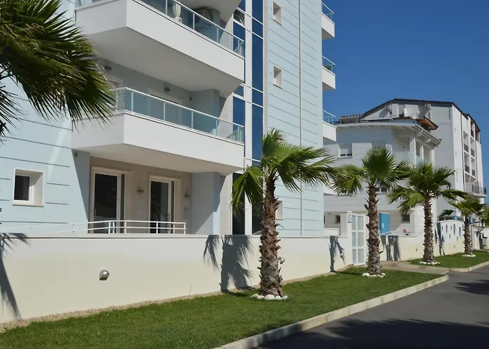 Vacanze Blue Bay מלון דירות רוזטו דליי אברוצי