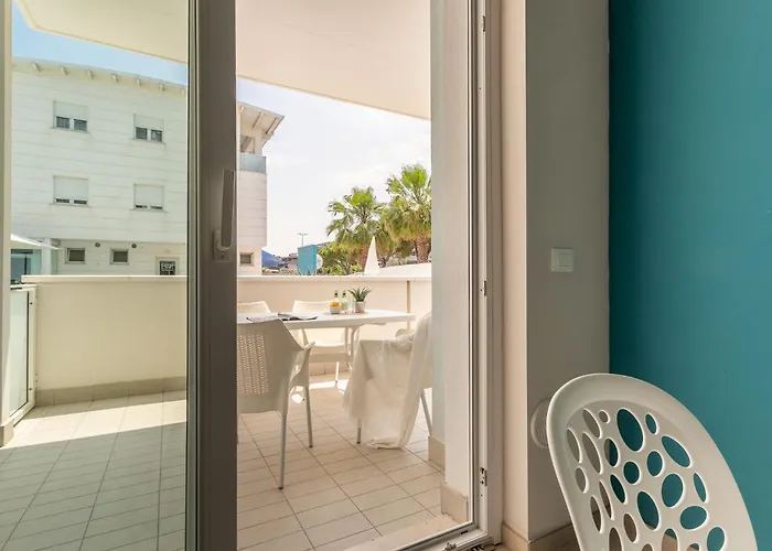 Vacanze Blue Bay מלון דירות רוזטו דליי אברוצי