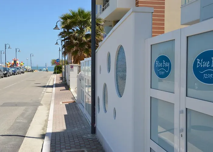 Vacanze Blue Bay מלון דירות 4*