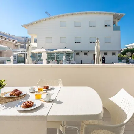 Vacanze Blue Bay Lägenhetshotell Roseto Degli Abruzzi