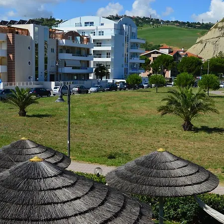 Vacanze Blue Bay Lägenhetshotell Roseto Degli Abruzzi