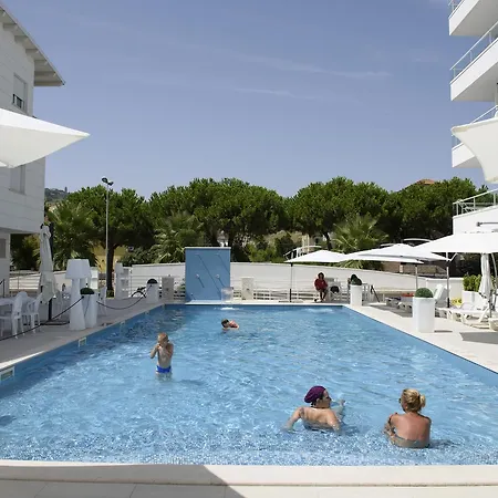Lägenhetshotell Vacanze Blue Bay 4*