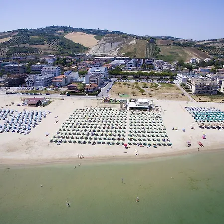 Lägenhetshotell Vacanze Blue Bay Roseto Degli Abruzzi